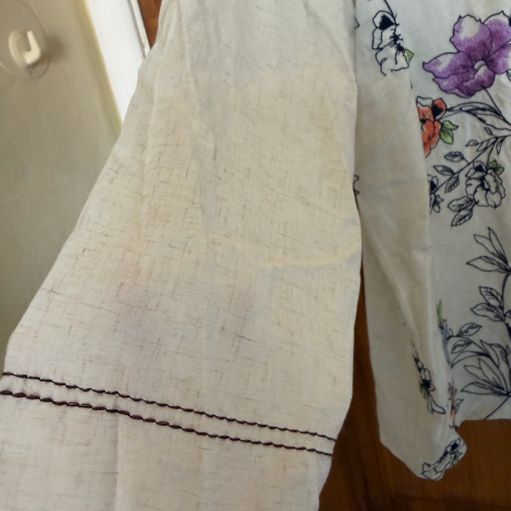 J. Jill women’s botanical garden Embroidered linen blend top - Picture 4 of 10